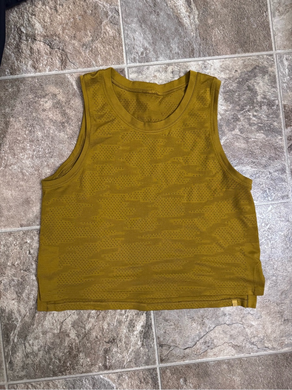 Lululemon Train to Be Women’s Tank Top Dot Camo Yellow Cropped High Neck
